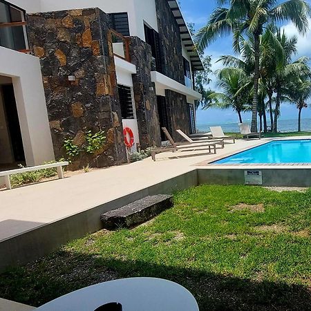 Canari Waterfront Villas Roches Noires Екстериор снимка