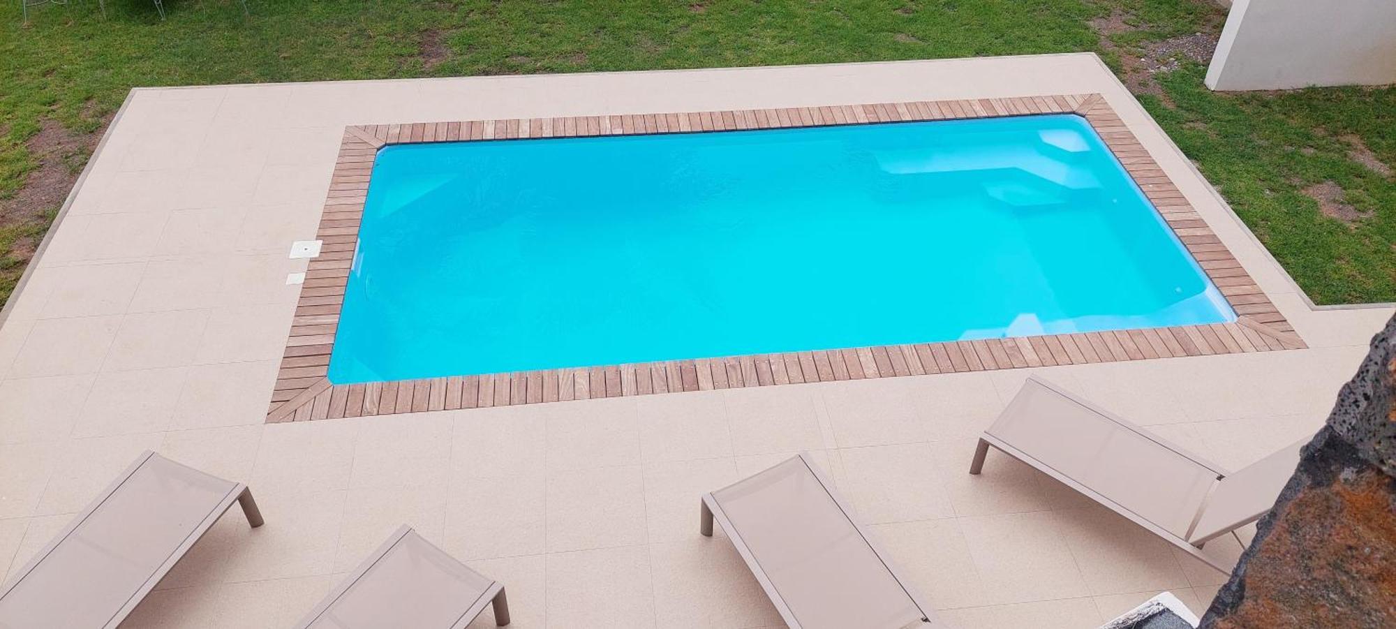 Canari Waterfront Villas Roches Noires Екстериор снимка