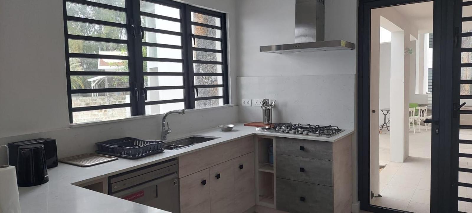 Canari Waterfront Villas Roches Noires Екстериор снимка