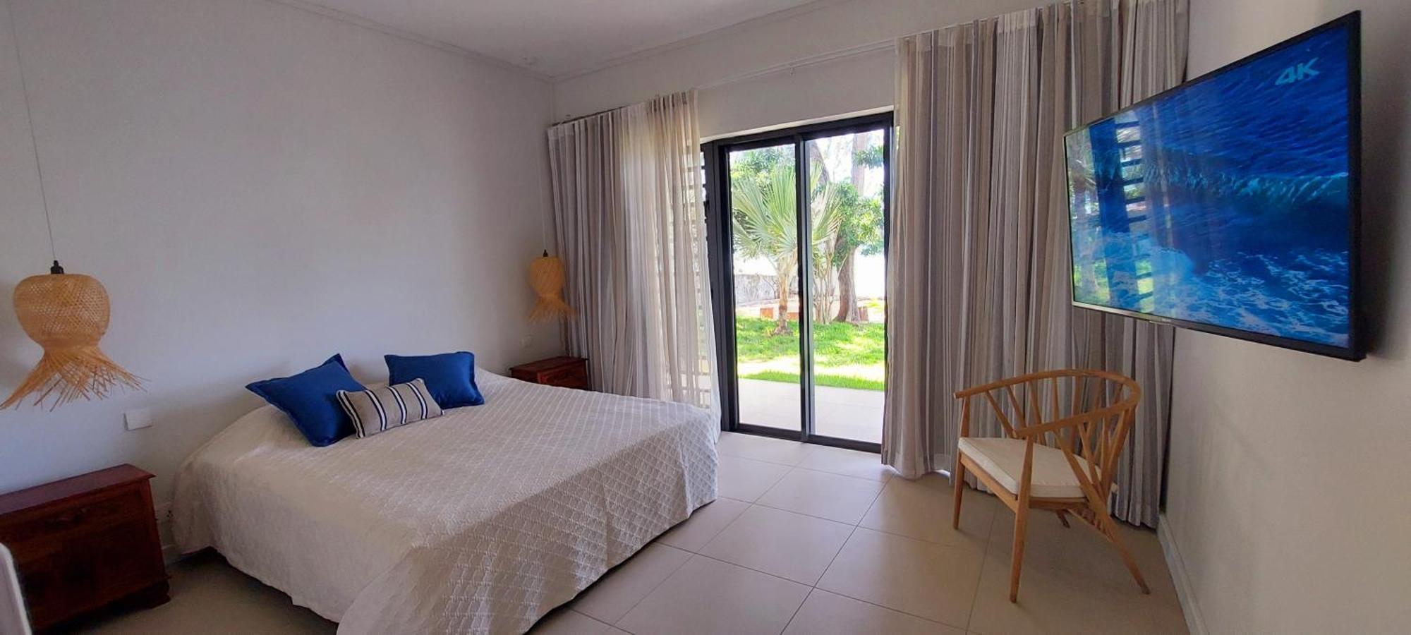 Canari Waterfront Villas Roches Noires Екстериор снимка