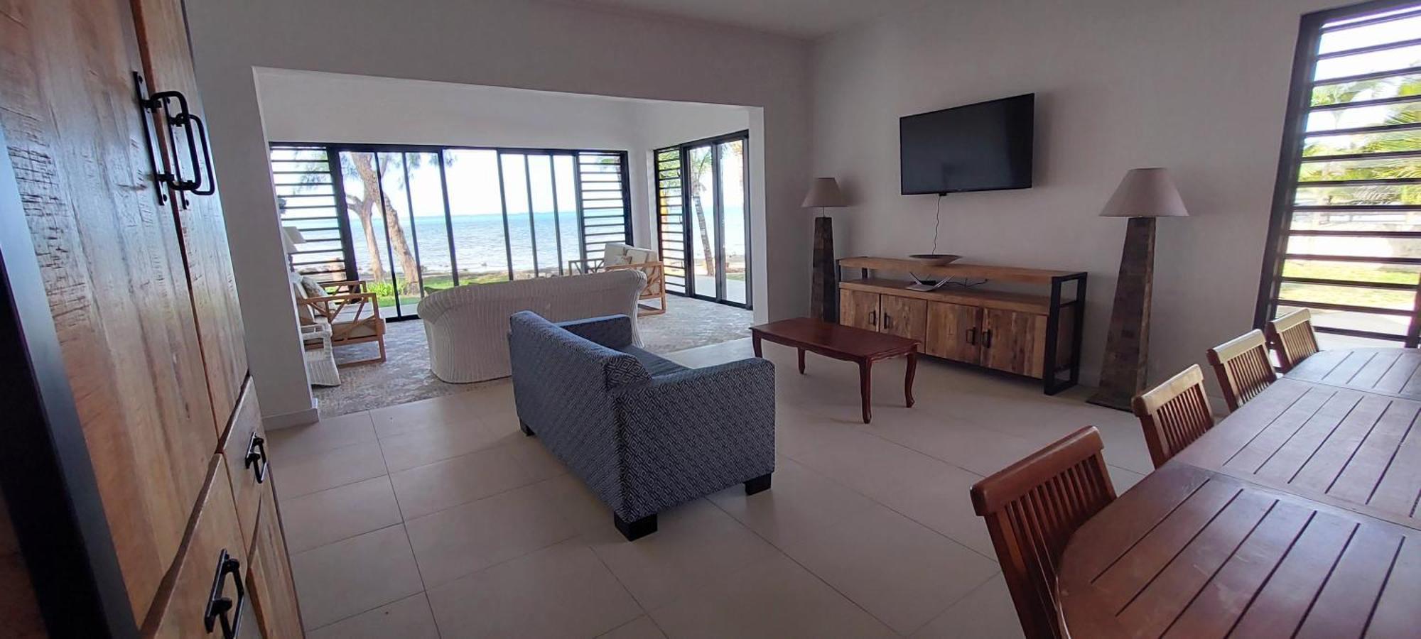 Canari Waterfront Villas Roches Noires Екстериор снимка