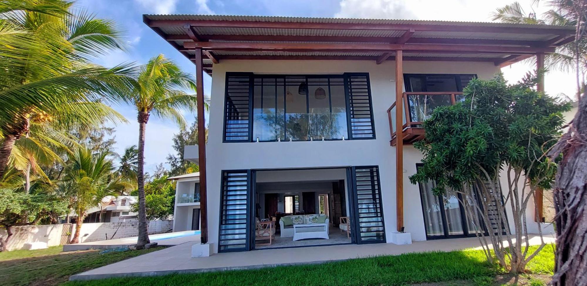 Canari Waterfront Villas Roches Noires Екстериор снимка